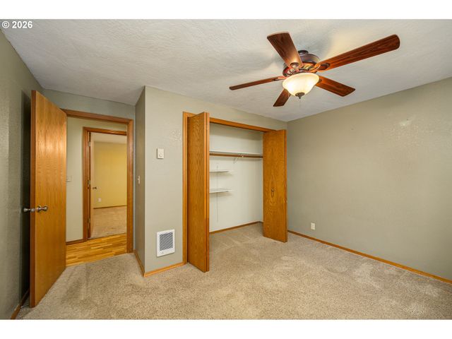 4351 ELDERBERRY St, Springfield, OR 97478