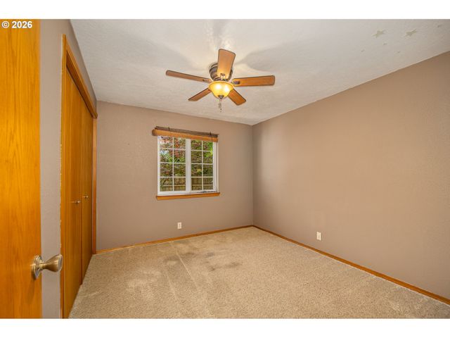 4351 ELDERBERRY St, Springfield, OR 97478