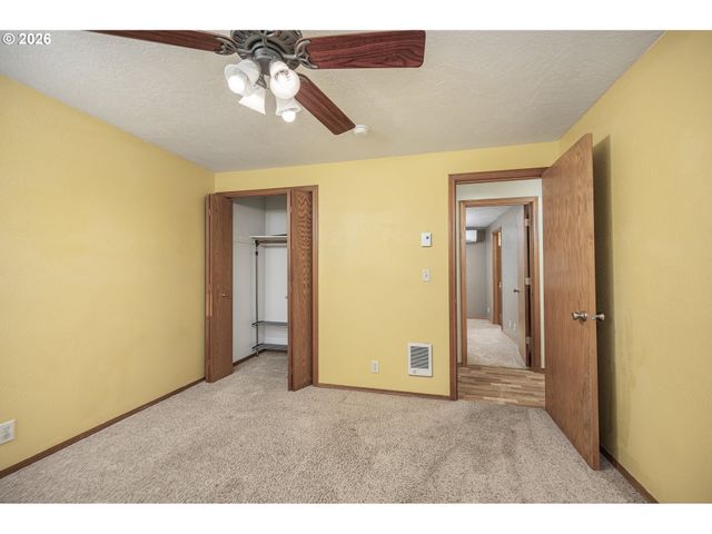 4351 ELDERBERRY St, Springfield, OR 97478