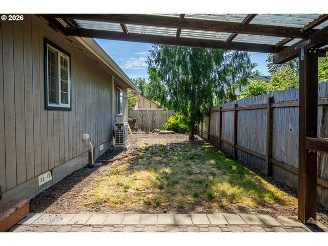 4351 ELDERBERRY St, Springfield, OR 97478