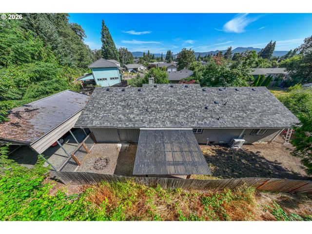 4351 ELDERBERRY St, Springfield, OR 97478