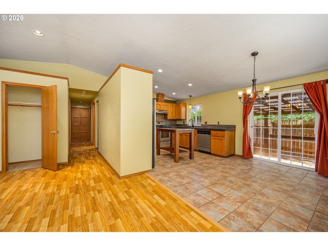 4351 ELDERBERRY St, Springfield, OR 97478