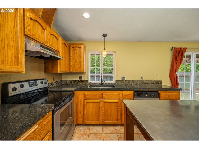 4351 ELDERBERRY St, Springfield, OR 97478