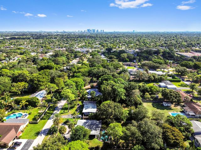 4330 SW 7th Street, Plantation, FL 33317