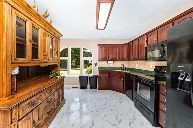 100 Cutter LN, Knotts Island, NC 27950