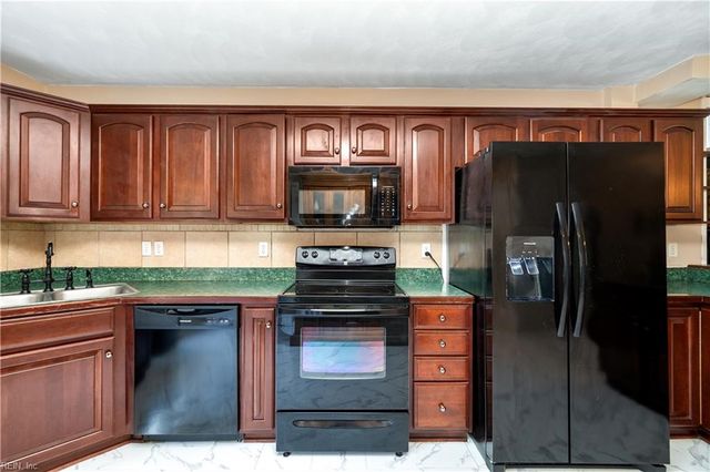 100 Cutter LN, Knotts Island, NC 27950