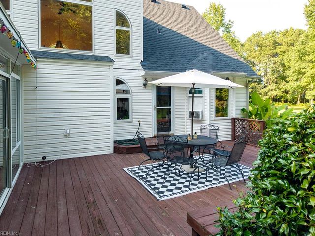 100 Cutter LN, Knotts Island, NC 27950