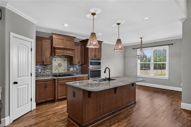 8202 Fortana Court, Kernersville, NC 27284