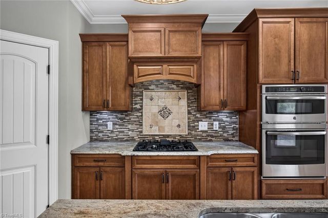 8202 Fortana Court, Kernersville, NC 27284