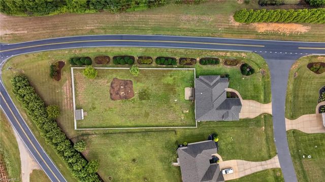 8202 Fortana Court, Kernersville, NC 27284