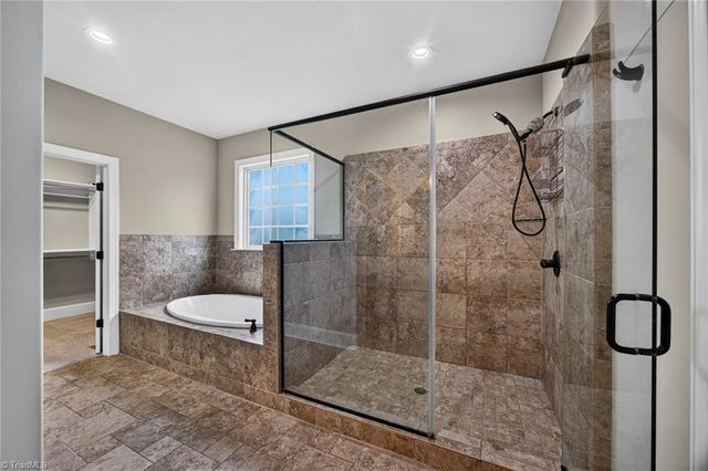 8202 Fortana Court, Kernersville, NC 27284