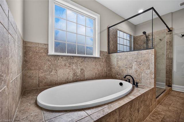 8202 Fortana Court, Kernersville, NC 27284