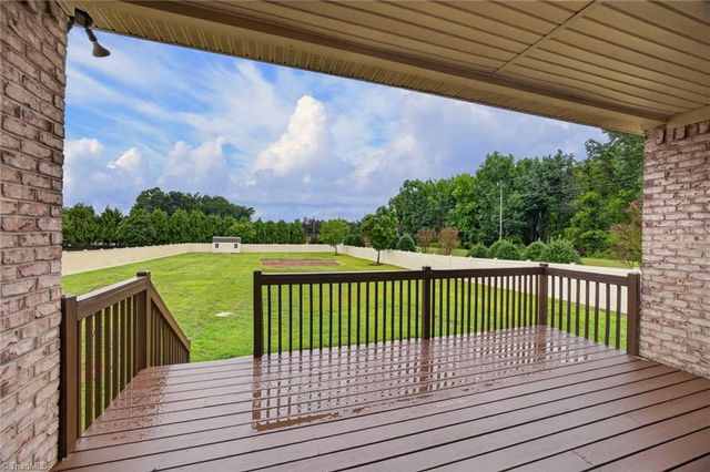 8202 Fortana Court, Kernersville, NC 27284