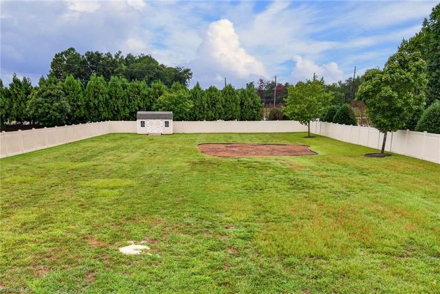 8202 Fortana Court, Kernersville, NC 27284