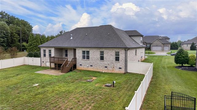8202 Fortana Court, Kernersville, NC 27284
