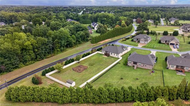 8202 Fortana Court, Kernersville, NC 27284