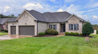 8202 Fortana Court, Kernersville, NC 27284