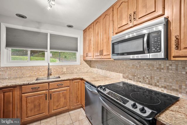 2527 TULIP LN, Feasterville Trevose, PA 19053