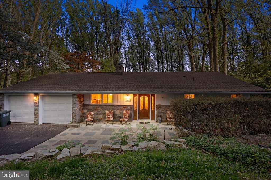 2527 TULIP LN, Feasterville Trevose, PA 19053