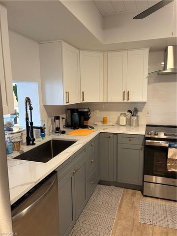 1920 Virginia AVE SW 1402, Fort Myers, FL 33901