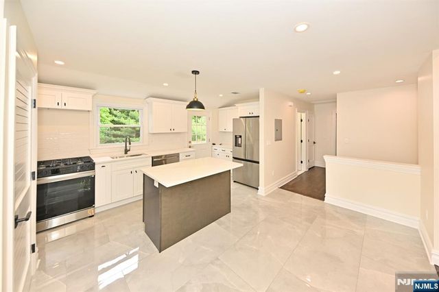 190 Madison Avenue 2, Midland Park, NJ 07432