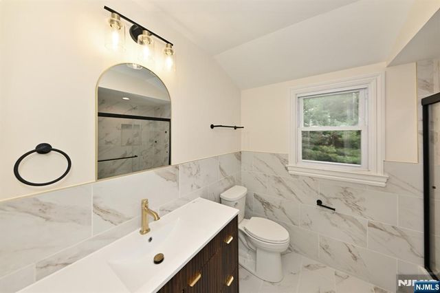 190 Madison Avenue 2, Midland Park, NJ 07432