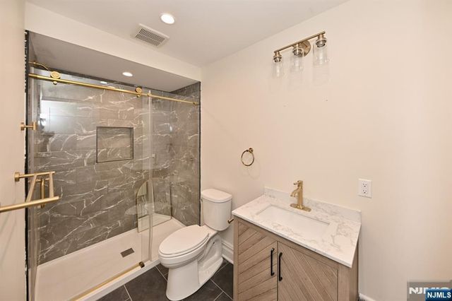 190 Madison Avenue 2, Midland Park, NJ 07432
