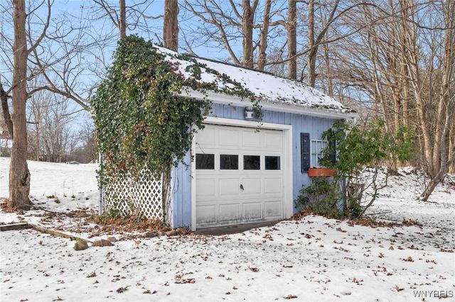 6940 Versailles Road, Evans, NY 14047