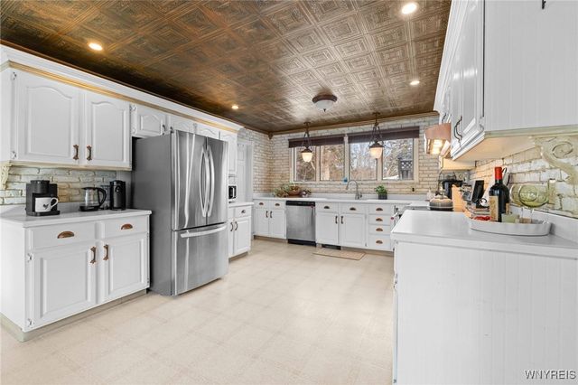 6940 Versailles Road, Evans, NY 14047