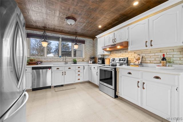 6940 Versailles Road, Evans, NY 14047