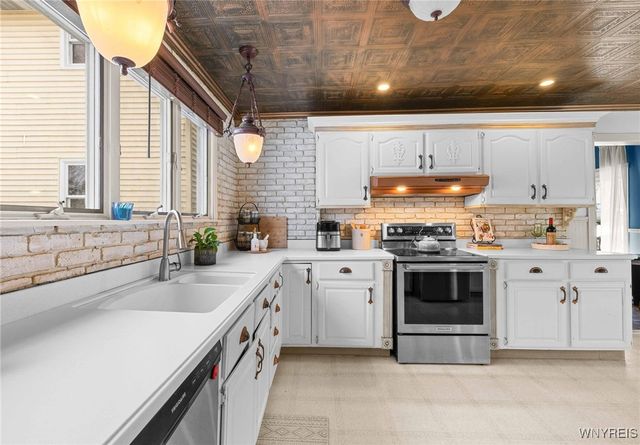 6940 Versailles Road, Evans, NY 14047