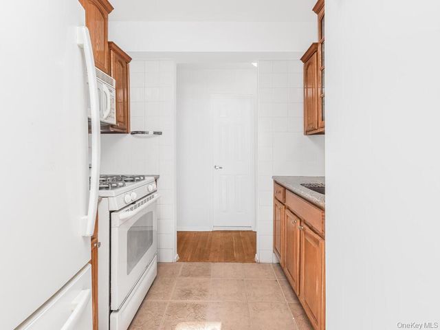 1110 Stadium Avenue 5F, Bronx, NY 10465