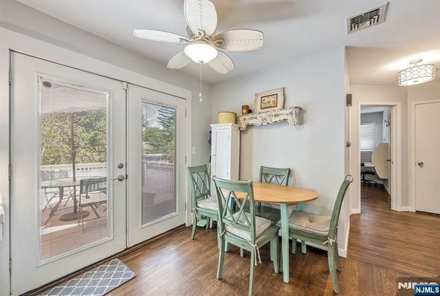17 Canterbury Road, Ringwood, NJ 07456