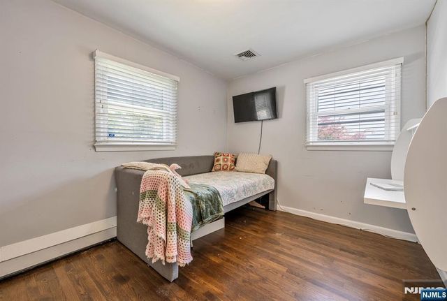 17 Canterbury Road, Ringwood, NJ 07456