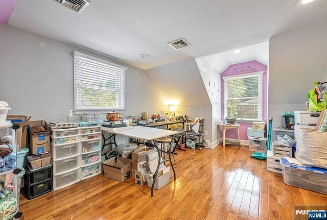 17 Canterbury Road, Ringwood, NJ 07456