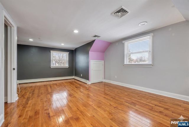 17 Canterbury Road, Ringwood, NJ 07456