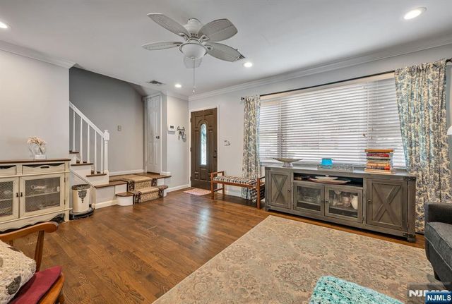 17 Canterbury Road, Ringwood, NJ 07456