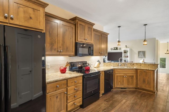 64 Ridgemont Circle, Branson West, MO 65737