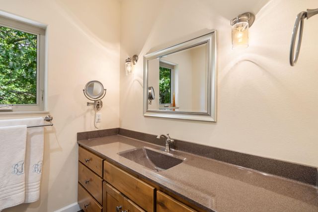 64 Ridgemont Circle, Branson West, MO 65737