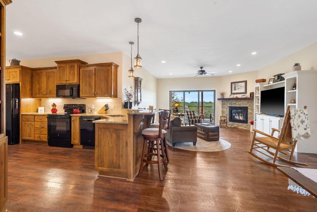 64 Ridgemont Circle, Branson West, MO 65737