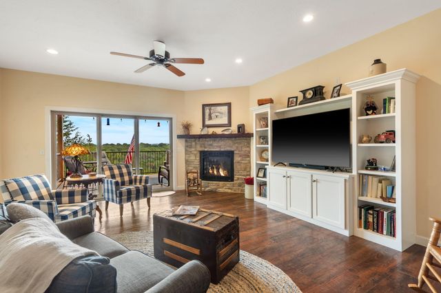 64 Ridgemont Circle, Branson West, MO 65737