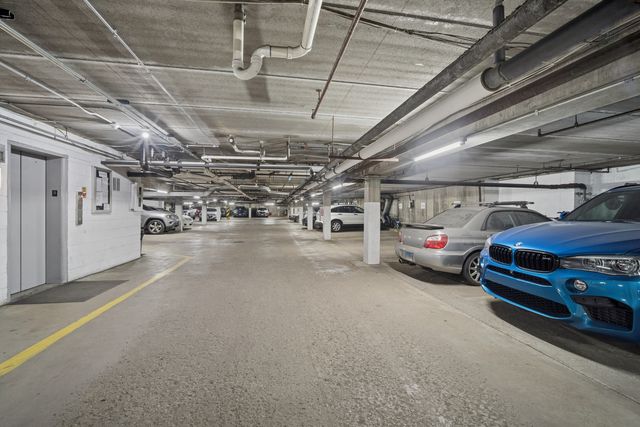 5200 Carriageway Drive 214, Rolling Meadows, IL 60008