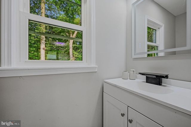 136 HEDGEWICK DR, Newark, DE 19702