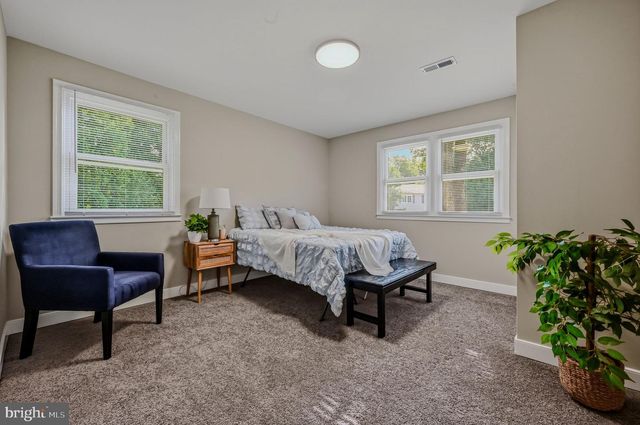 136 HEDGEWICK DR, Newark, DE 19702