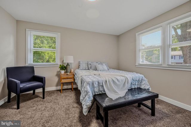 136 HEDGEWICK DR, Newark, DE 19702
