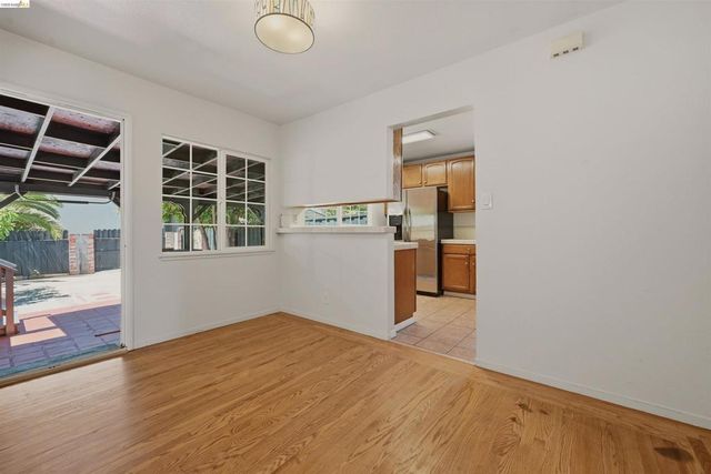 963 Devon Dr, Hayward, CA 94542