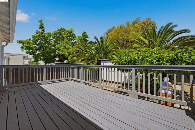 963 Devon Dr, Hayward, CA 94542