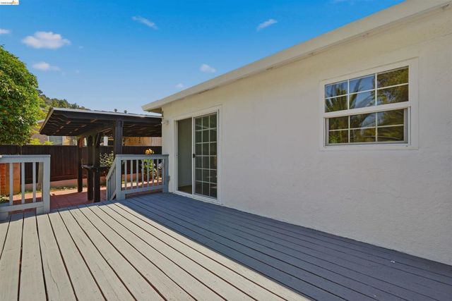963 Devon Dr, Hayward, CA 94542