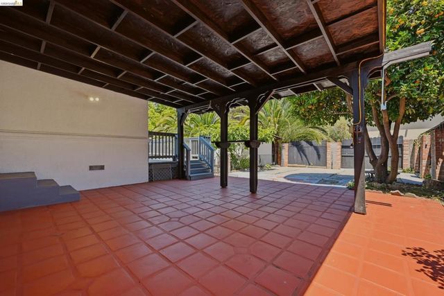 963 Devon Dr, Hayward, CA 94542