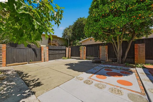 963 Devon Dr, Hayward, CA 94542